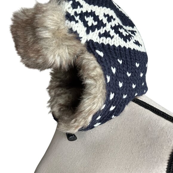 NWT HIPSTER Trapper Winter Hat Knit Faux Fur-Lined Hearts Nordic Button Chin - Picture 2 of 7